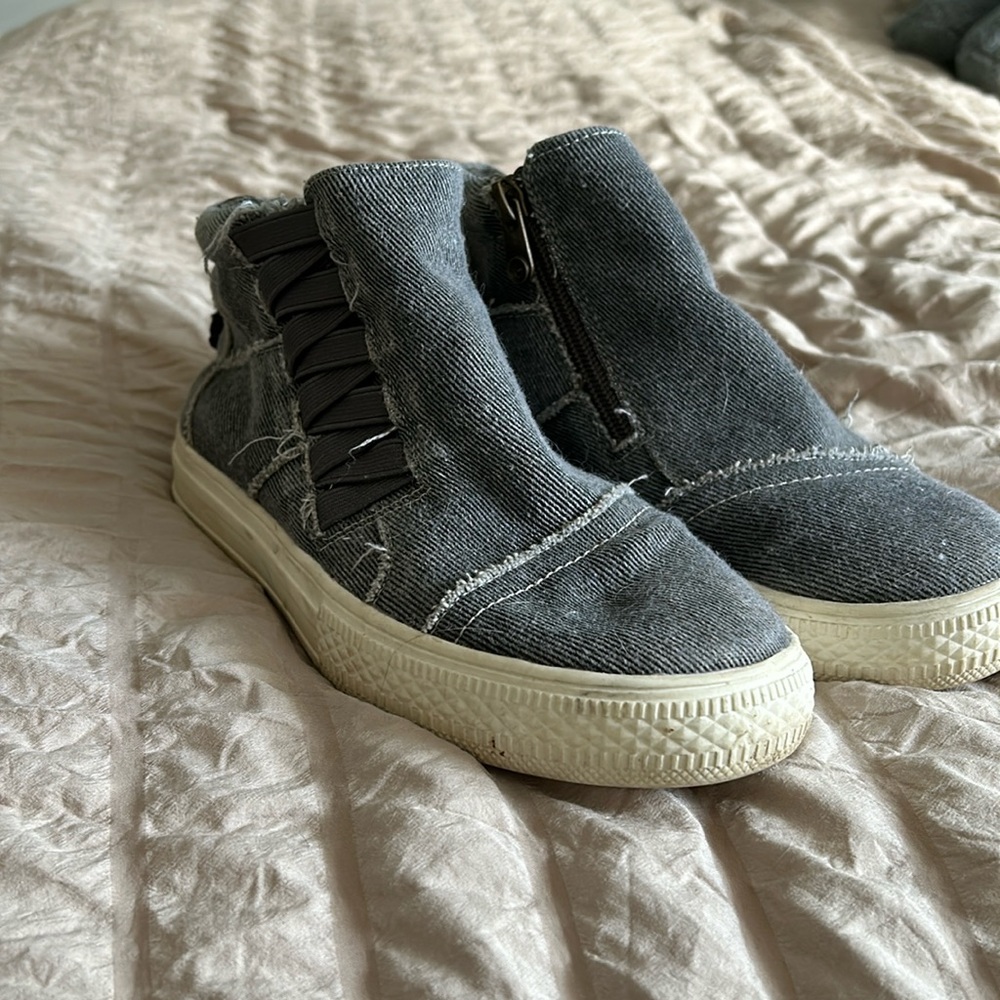 Jolimail size 6 mid tops